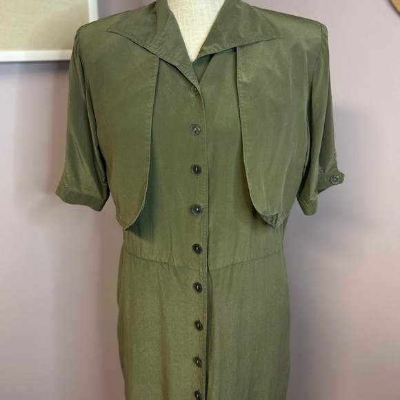 Styleworks size 8 army green dress with buttons down the front. Short sleeve. - Picture 4 of 11